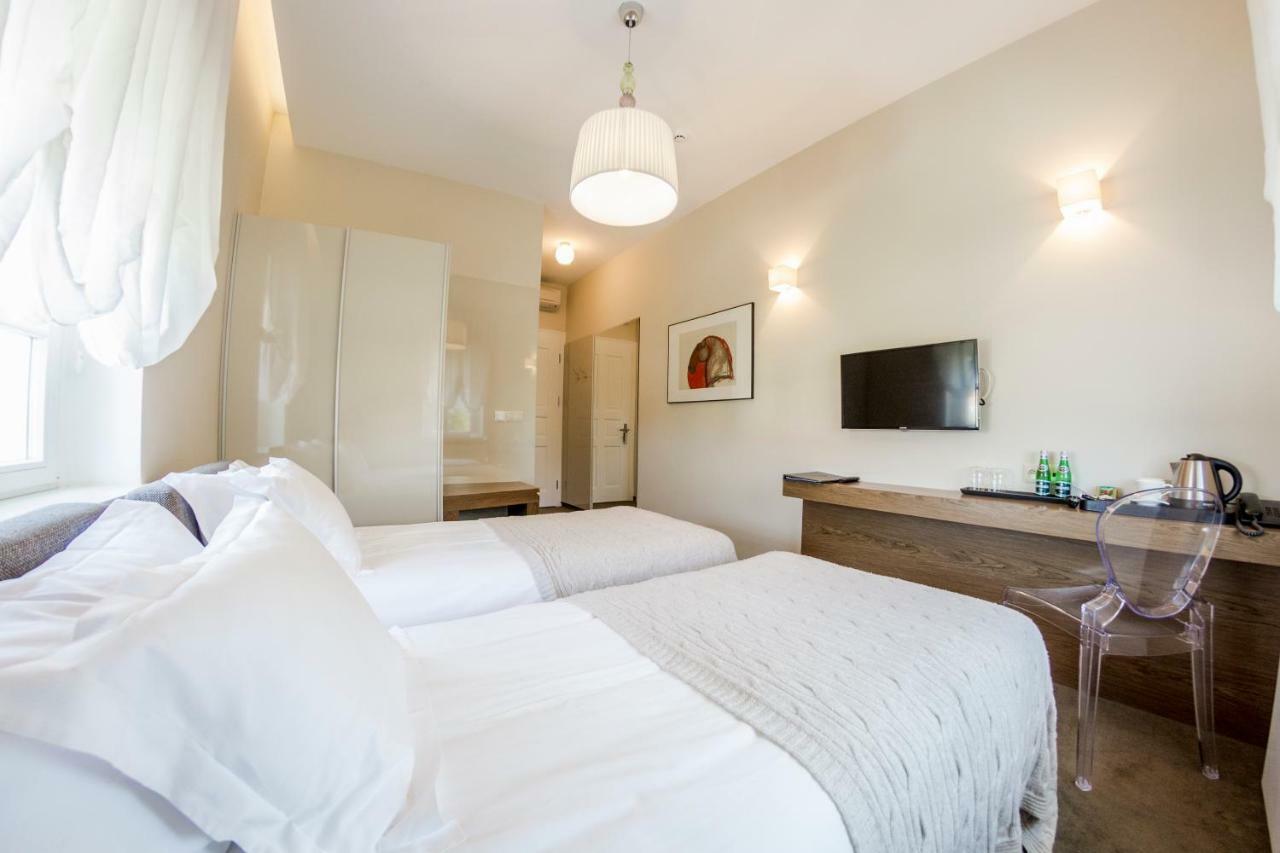 Hotel Jakubus Wilkow  Esterno foto