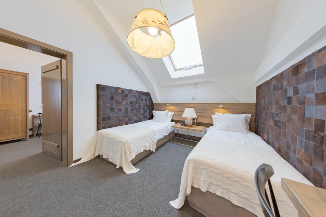 Hotel Jakubus Wilkow  Esterno foto