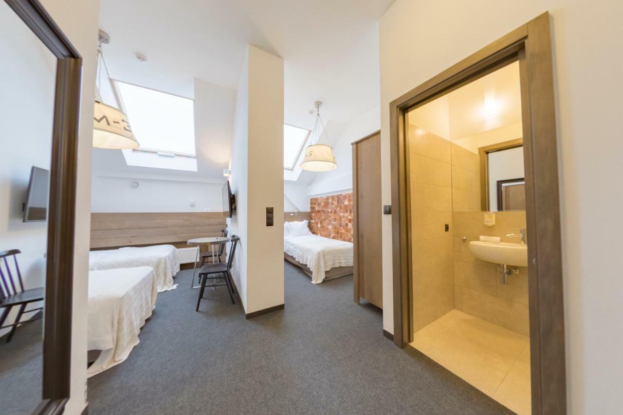 Hotel Jakubus Wilkow  Esterno foto